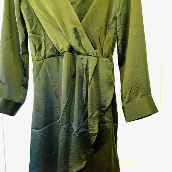 Steve Madden Washed Satin Faux Wrap Dress in Green (L) New with Tag - Picture 11 of 12